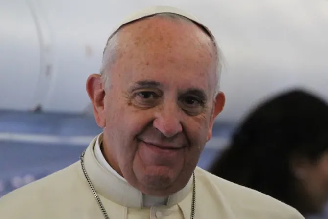 [TEXTO COMPLETO] Rueda de prensa del Papa Francisco en el vuelo de retorno de Estrasburgo