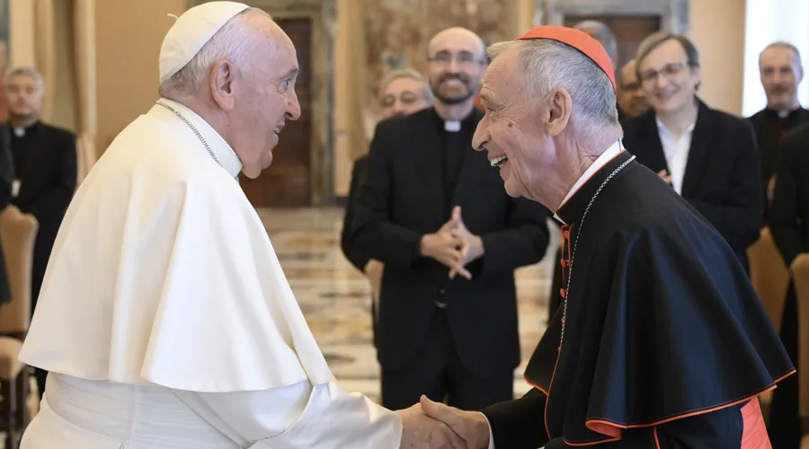 Papa Francisco con el Cardenal Ladaria. Crédito: Vatican Media