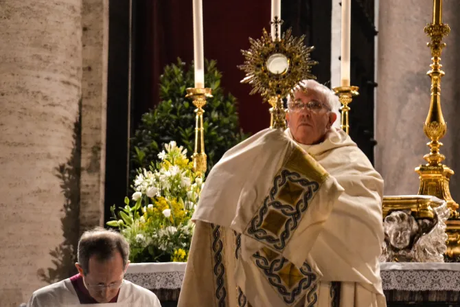 Papa Francisco en el Corpus Christi: Las vanidades del mundo no alimentan como la Eucaristía