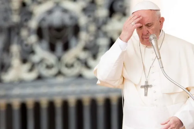 Víctimas de Karadima agradecen al Papa Francisco por recibirlos en el Vaticano