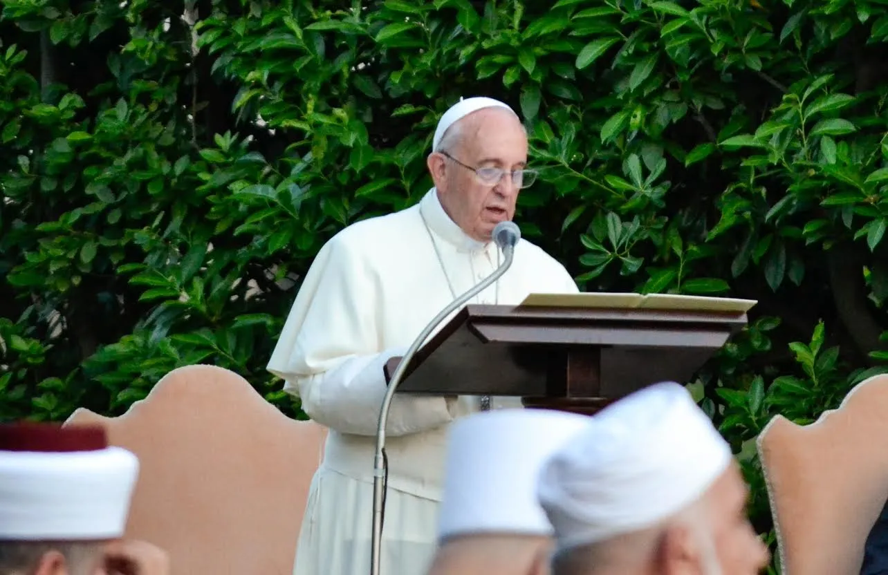 El Papa Francisco en el encuentro de hoy por la paz (Foto Alan Holdren / ACI Prensa)?w=200&h=150