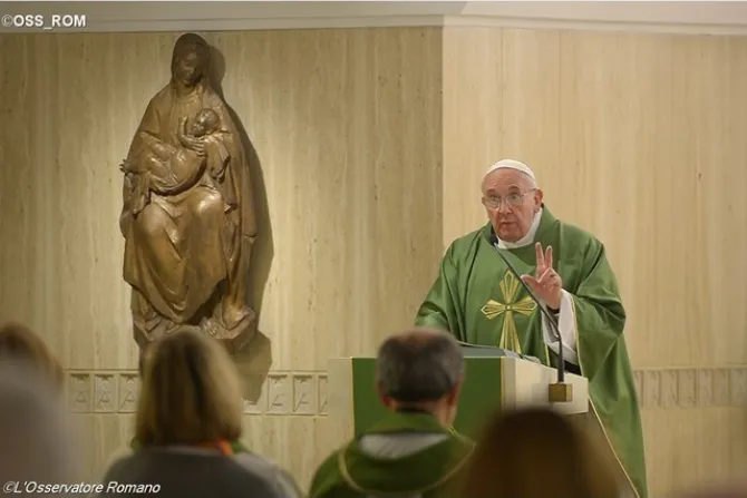 Papa Francisco: El diablo no es un mito y debemos combatirlo