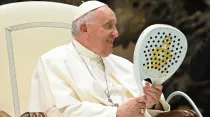 El Papa Francisco en la audiencia con el Congreso Internacional de Tenis y Pádel. Crédito: Vatican Media