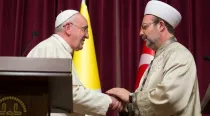 Papa Francisco y Gran Mufti, Mehmet Gormez, durante su visita a Turquía. Foto: L'Osservatore Romano.
