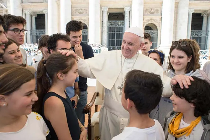 Papa Francisco: “Hagan resonar en sus comunidades el llamado a la santidad”