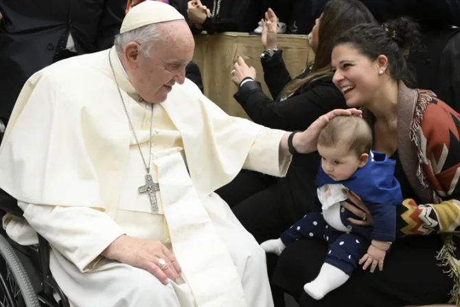 El Papa pide promover el trabajo digno a favor de la mujer y los jóvenes