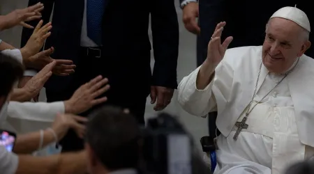 Los médicos del Papa Francisco prevén su alta en los próximos días