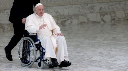 Posponen viaje del Papa Francisco al Líbano por motivos de salud