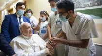 Imagen referencial del Papa Francisco en el Hospital Gemelli de Roma. Crédito: Vatican Media