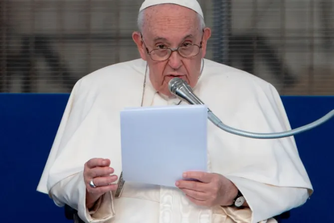 El Papa lamenta que el mundo vuelva a ser amenazado con armas nucleares