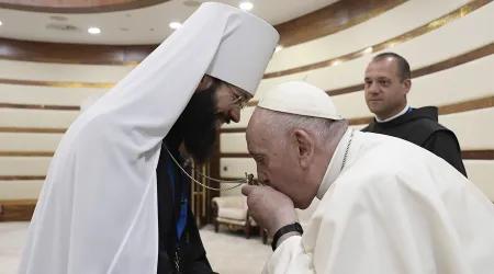 Papa Francisco se reúne con líderes religiosos, entre ellos, con la Iglesia Ortodoxa Rusa