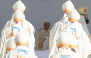 Imagen del Papa Francisco en la Misa del domingo 30 de abril en Budapest. Cru00e9dito: Daniel Ibu00e1u00f1ez / ACI Prensa. 