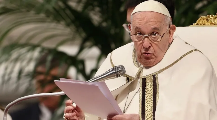 El Papa Francisco advierte sobre las 3 “tentaciones peligrosas” de los sacerdotes