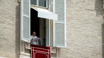 El Papa Francisco desde la ventana del Palacio Apostólico. Crédito: Vatican Media