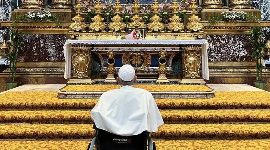 Papa Francisco va a Santa María la Mayor y encomienda a la Virgen su viaje a Kazajistán 