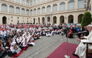 El Papa Francisco recibe al Tren de los niu00f1os en el Vaticano. Foto: Vatican Media / ACI 