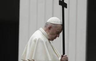 Papa Francisco en el Vu00eda Crucis de 2020. Foto: Vatican Media 