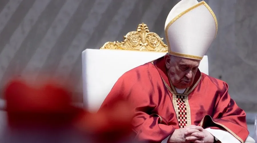 El Papa Francisco este Viernes Santo en San Pedro. Crédito: Daniel Ibáñez/ ACI Prensa ?w=200&h=150