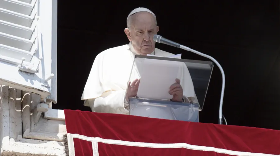 El Papa Francisco pide rezar por Myanmar tras incendio de iglesia católica