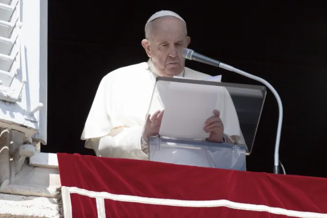 El Papa Francisco pide rezar por Myanmar tras incendio de iglesia católica