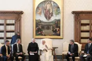 Papa Francisco pide a atletas manifestar su compromiso por un mundo sin guerras