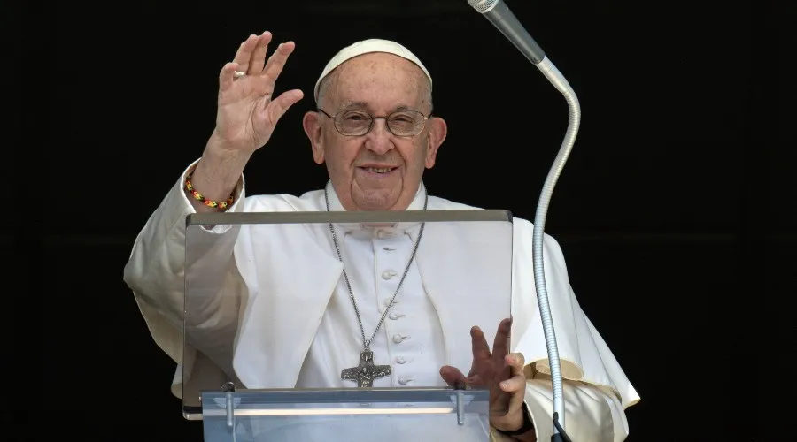 El Papa Francisco tras anunciar el nuevo consistorio. Crédito: Vatican Media?w=200&h=150