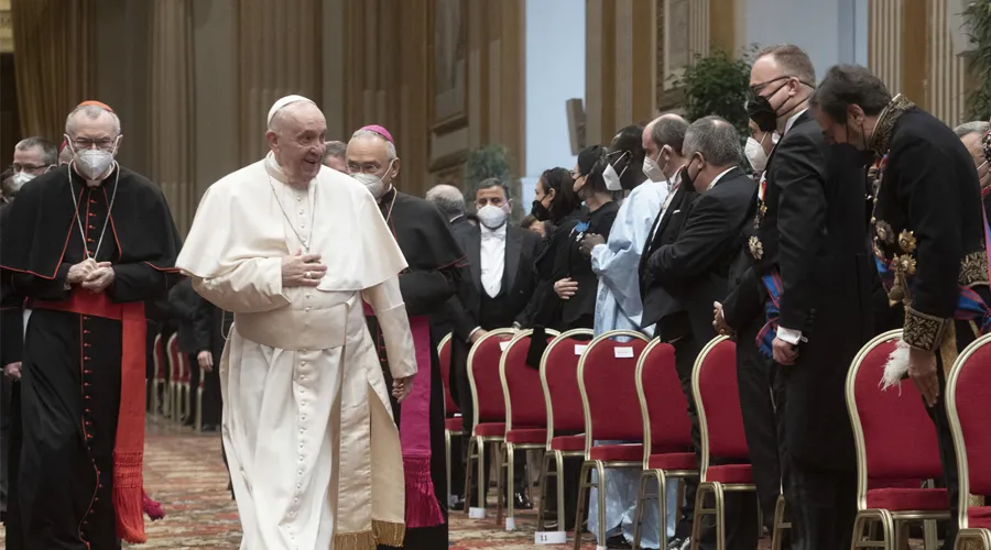 Papa Francisco ante el Cuerpo Diplomático en el Vaticano. Foto: Vatican Media