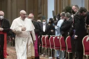 Papa Francisco pide a diplomáticos defender el derecho a la vida y a la libertad religiosa