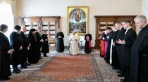 Papa Francisco con delegación ecuménica de Finlandia. Foto: Vatican Media