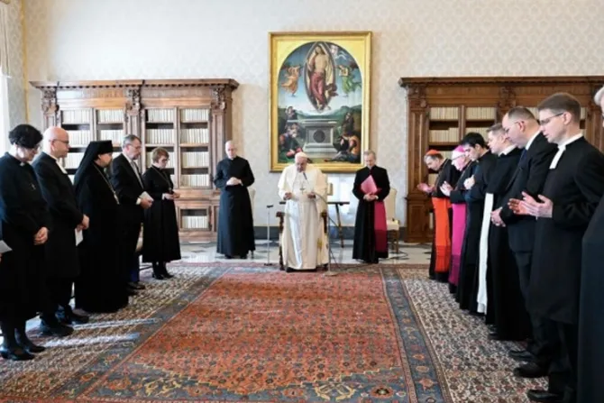 Papa Francisco insta a cristianos a ser artífices de reconciliación en el mundo
