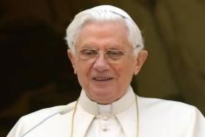 Benedicto XVI pide cese de violencia en el Congo