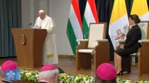 El Papa Francisco se dirige a las autoridades y al cuerpo diplomático en Hungría. Crédito: Vatican Media