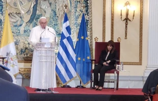 Papa Francisco en Grecia. Foto: Pool VAMP 