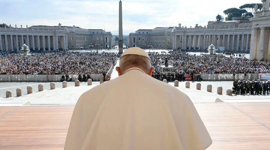 “Necesitamos periodistas libres”, asegura el Papa Francisco 