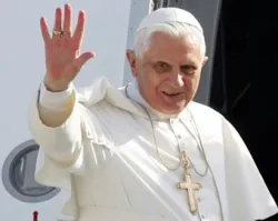 Papa Benedicto XVI podría viajar a Colombia, Chile o Panamá en 2013