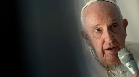 Papa Francisco pide a la Unión Europea apoyar a los países que acogen inmigrantes