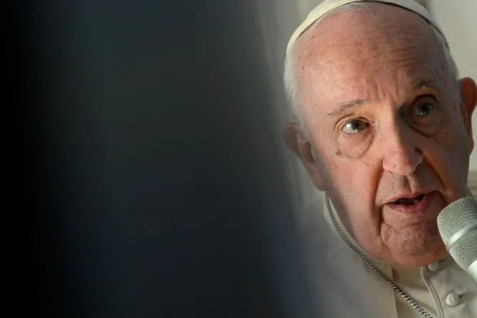 Papa Francisco pide a la Unión Europea apoyar a los países que acogen inmigrantes