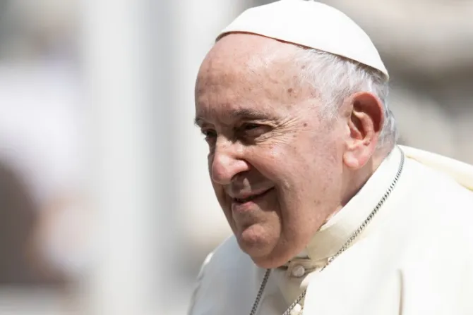 El Papa Francisco recuerda que todo creyente tiene el deber de trabajar por la paz