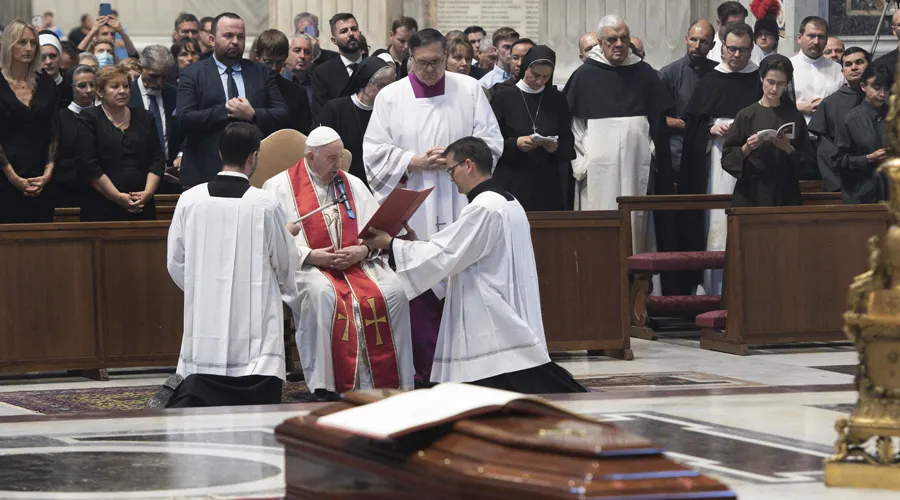 Papa Francisco en el funeral del Cardenal Jozef Tomko. Crédito: Vatican Media?w=200&h=150