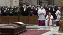Papa Francisco en funeral del Cardenal Angelo Sodano. Foto: Vatican Media