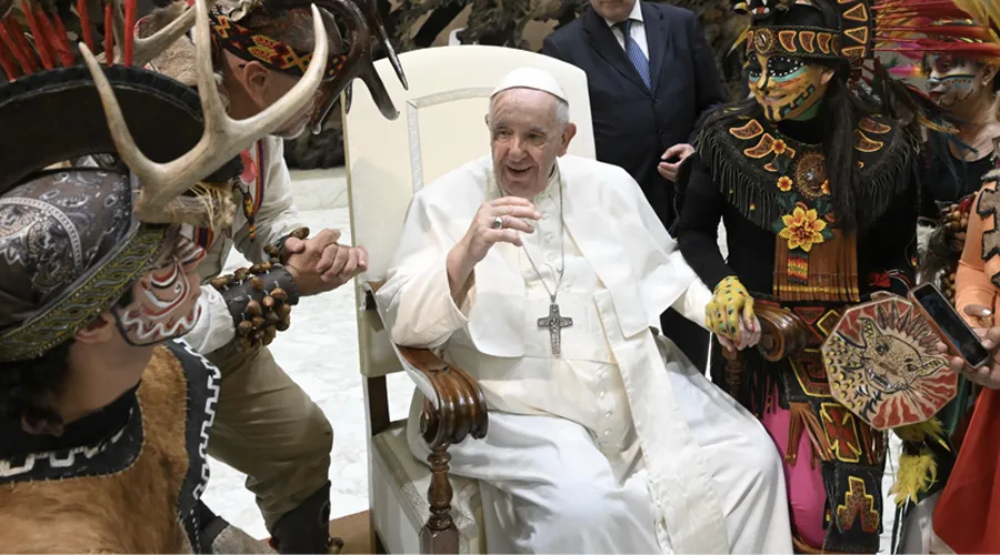 Papa Francisco con grupo de visitantes de México. Crédito: Vatican Media?w=200&h=150