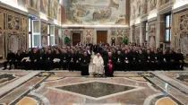 El Papa con miembros del Pontificio Instituto Litúrgico. Crédito: Vatican Media