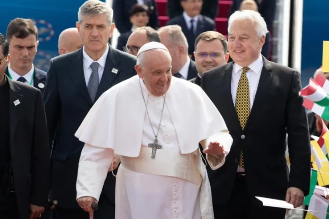 El Papa Francisco inicia su viaje apostólico a Hungría y llega a Budapest