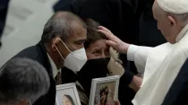 Papa Francisco bendice a fieles bolivianos. Foto: Daniel Ibáñez / ACI Prensa
