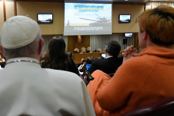 El Papa Francisco acude a proyección de documental sobre la guerra en Ucrania