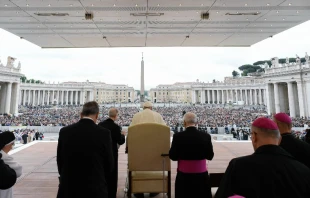 Imagen referencial del Papa Francisco en la Plaza de San Pedro. Cru00e9dito: Vatican Media 