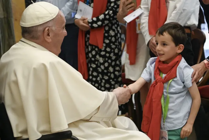 Papa Francisco insta a defender la vida humana desde su concepción hasta la muerte natural