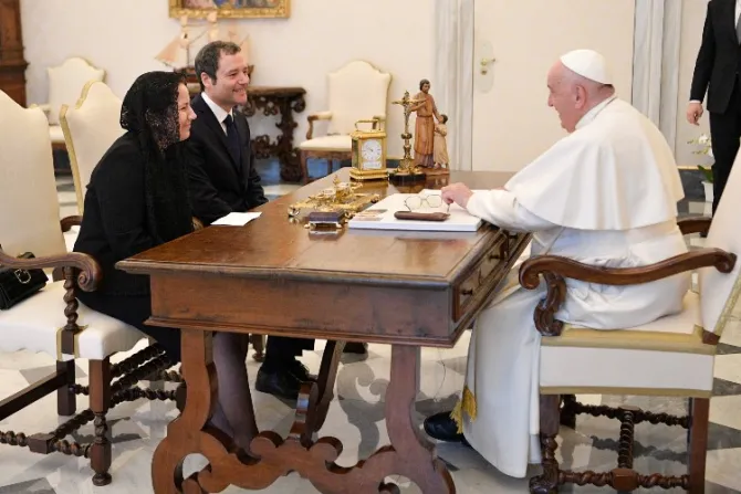 El Papa Francisco recibe a los dirigentes del país “más antiguo del mundo”