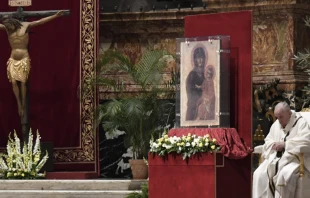 Papa Francisco en la vigilia pascual de 2020. Foto: Vatican Media 