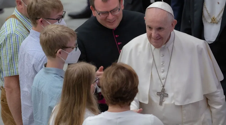 “¡Necesitamos el entusiasmo y el ardor de los jóvenes!”, defiende el Papa Francisco